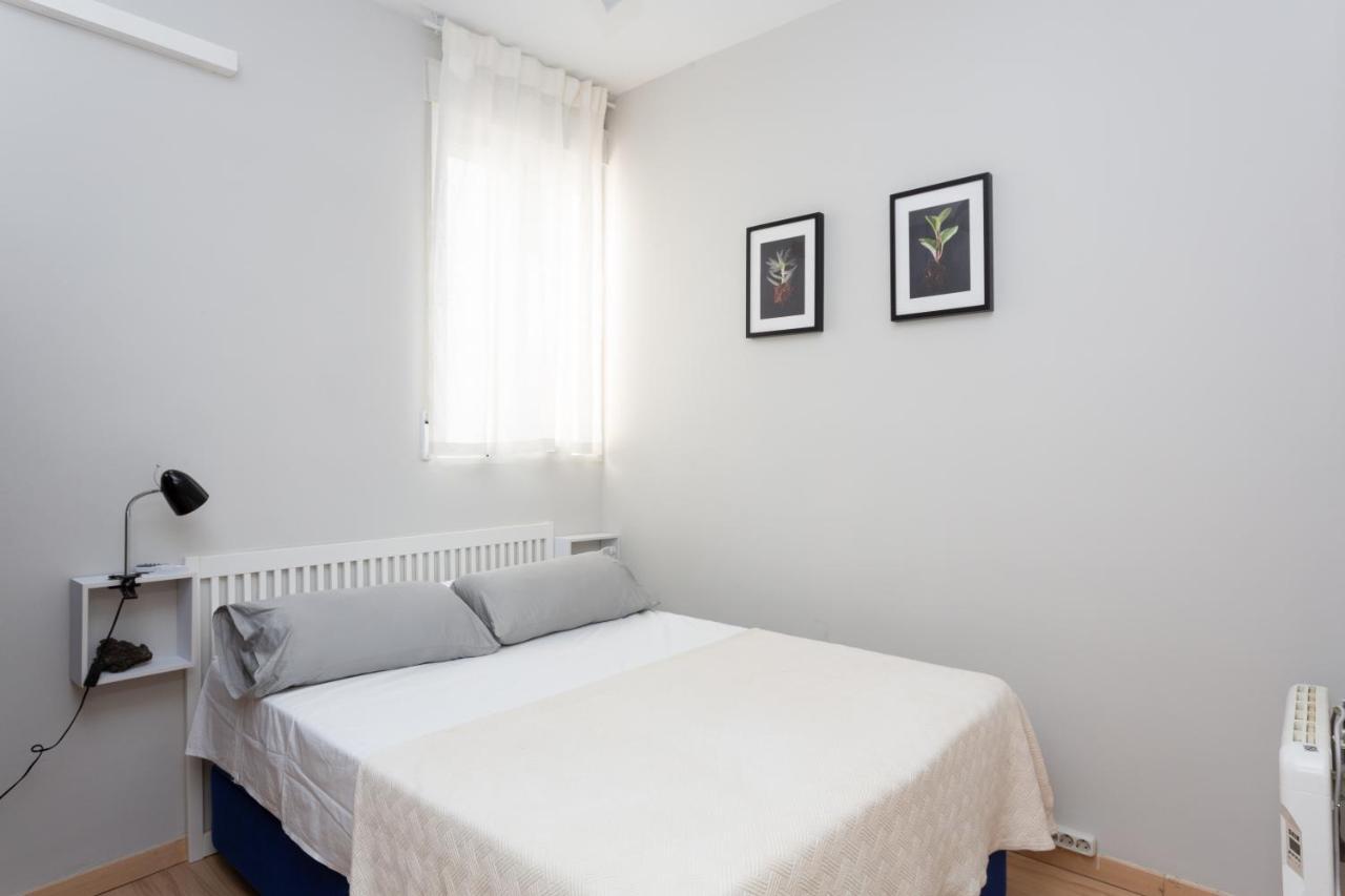 Amparo Apartment Madrid Bagian luar foto