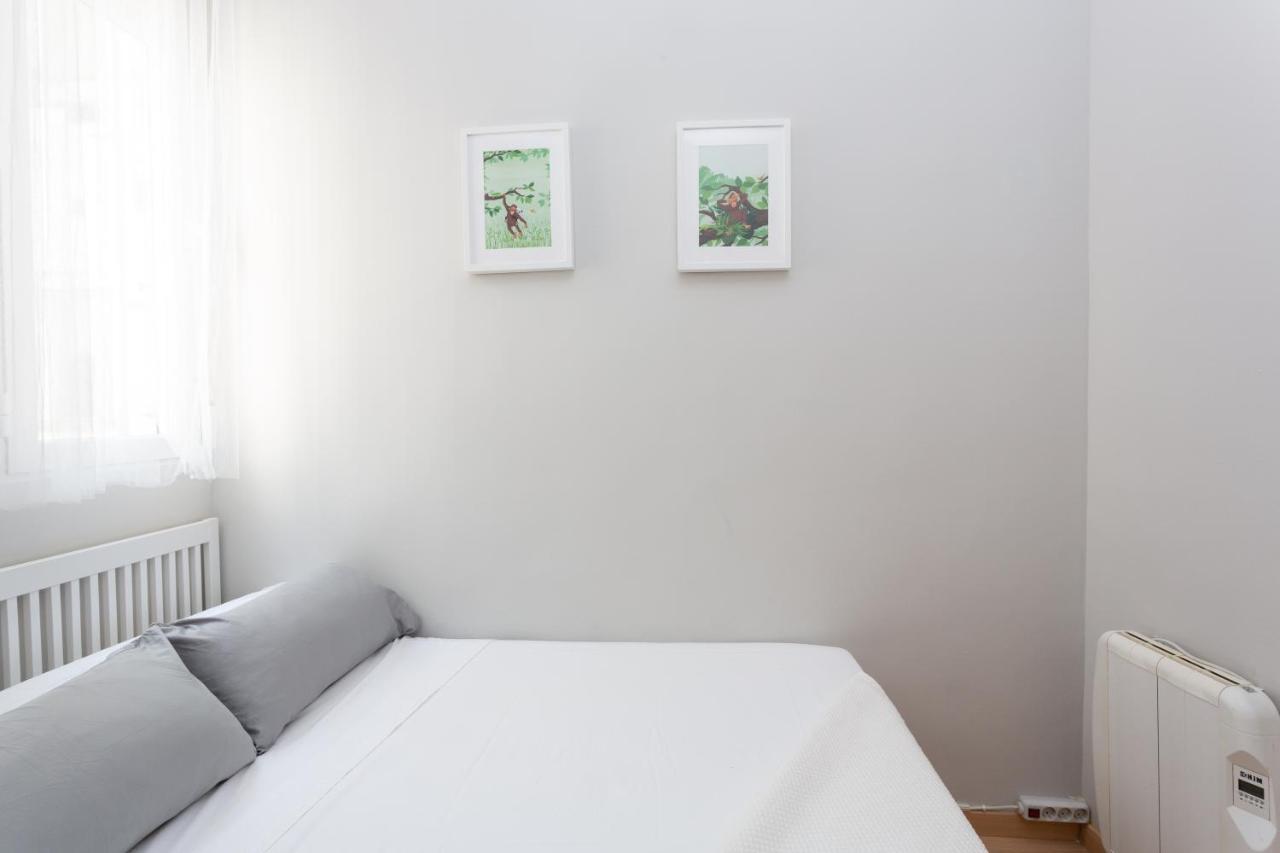 Amparo Apartment Madrid Bagian luar foto