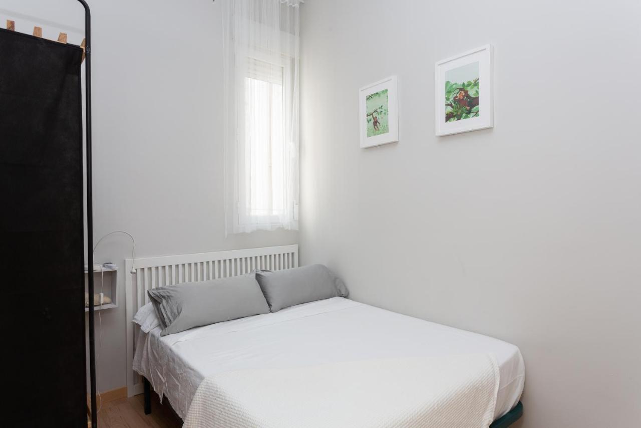 Amparo Apartment Madrid Bagian luar foto