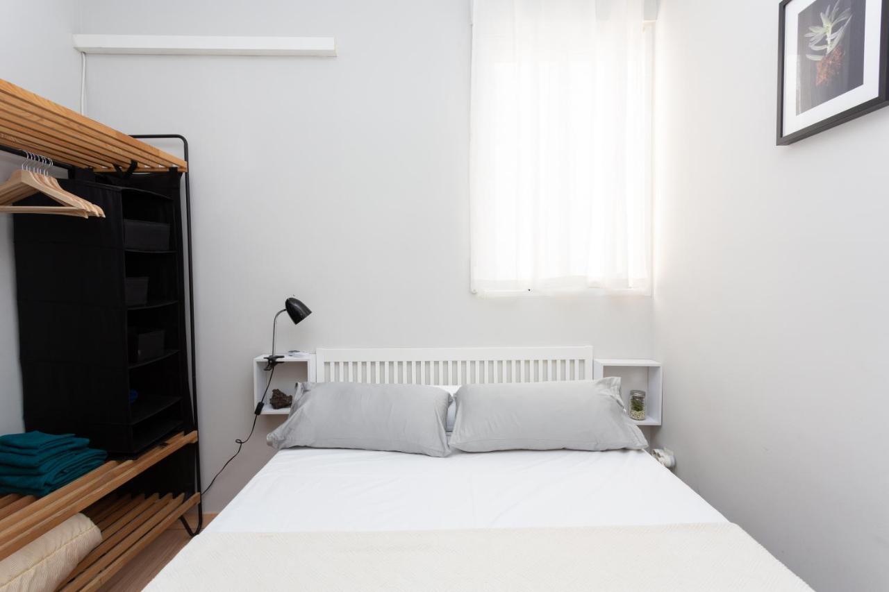 Amparo Apartment Madrid Bagian luar foto